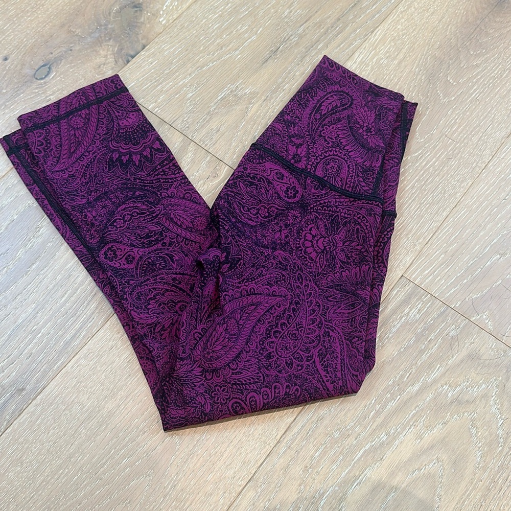 Wunder under luxtreme crop paisley